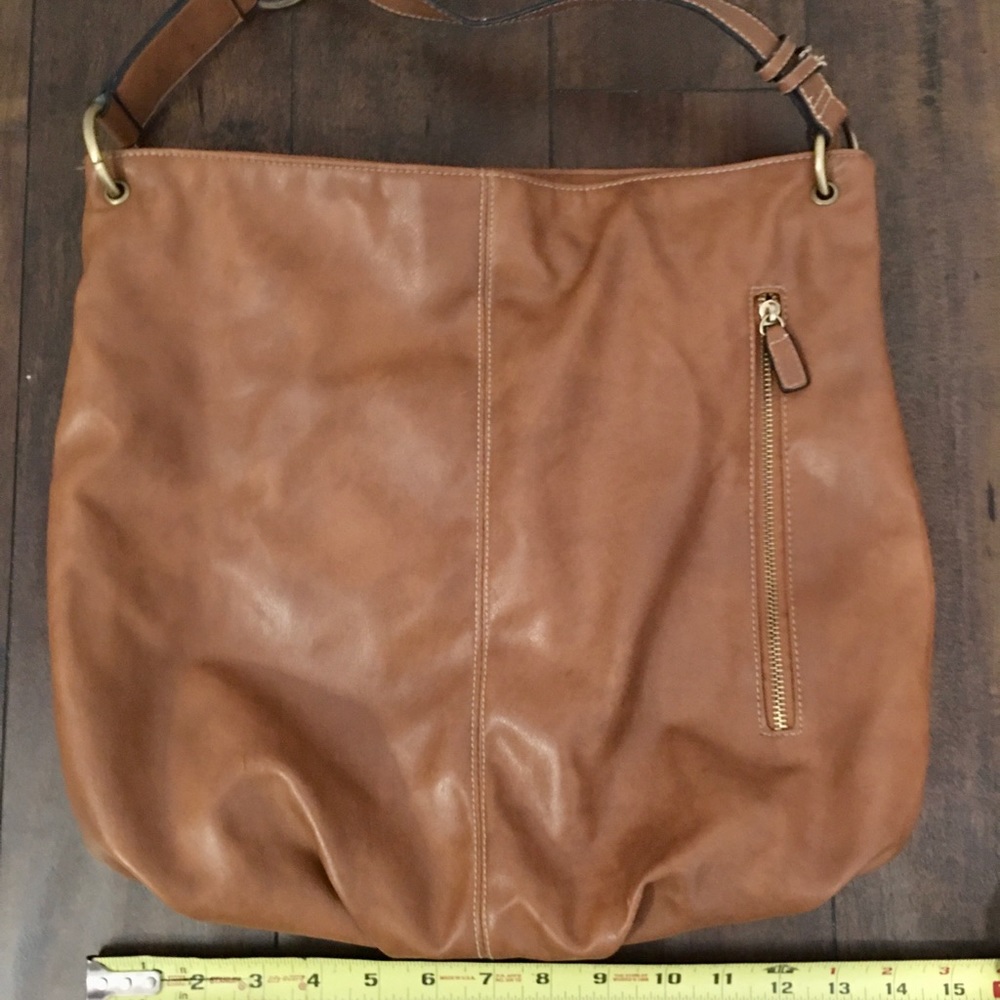 Brown medium size faux leather purse